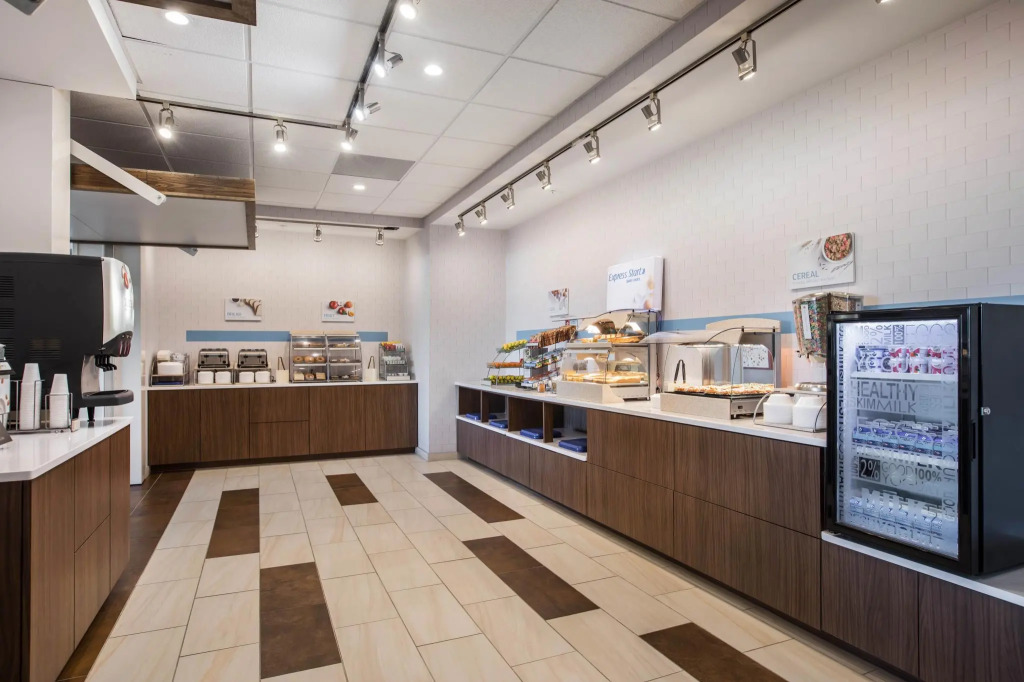 Holiday Inn Express & Suites Ludington by IHG