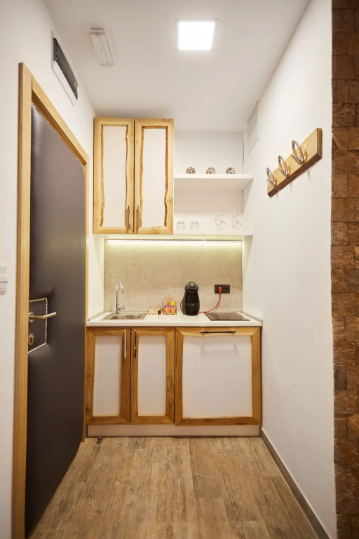 One Luxury Suites