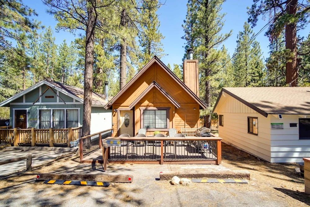 < 3 Mi to Lake: 'goldilodge' Big Bear Lake Cabin