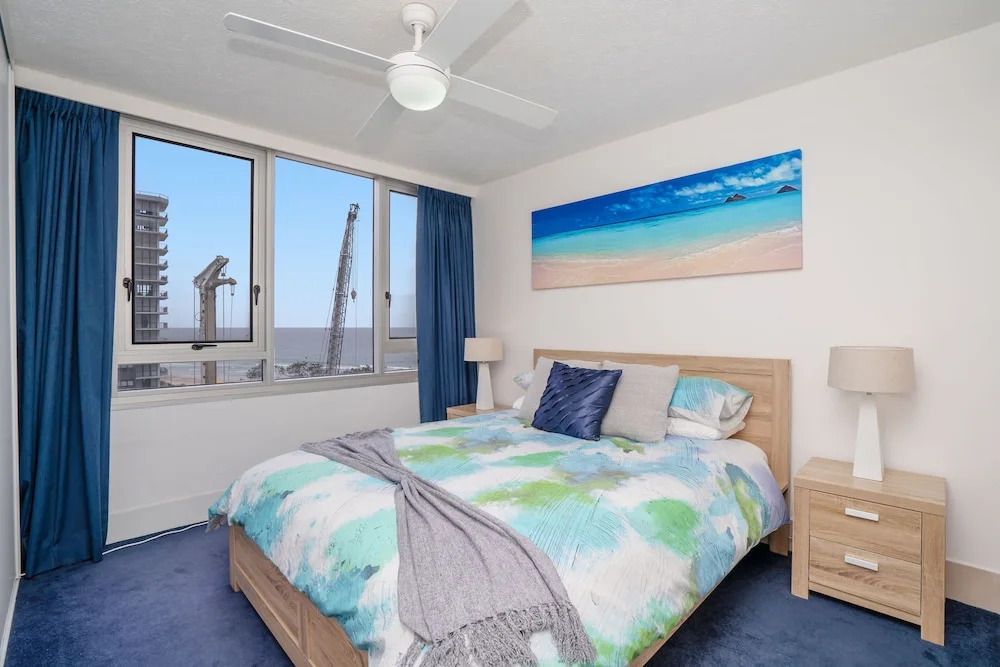 Beachside Views with Pool and Netflix