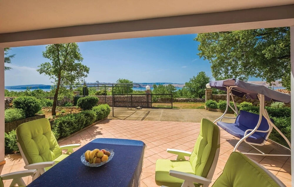 Nice Home in Karlobag With Wifi and 2 Bedrooms