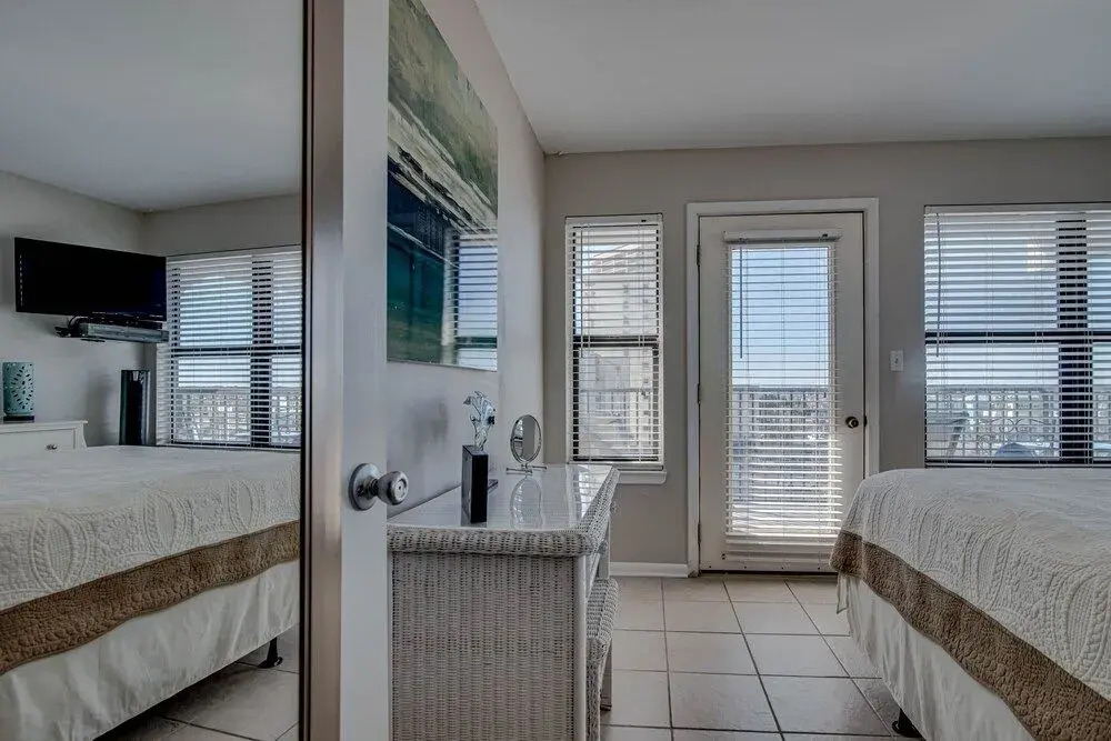 Island Sunrise 469 1 Bedroom 1 Bathroom Condo