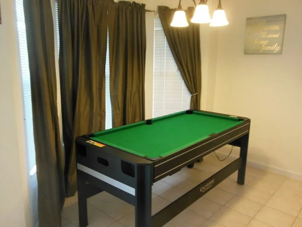 3 Bedroom, 2 Bath Disney Pool Home!
