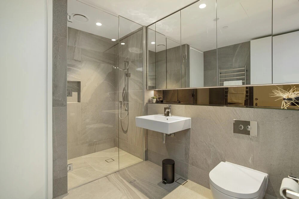 QV Almost New Studio Wynyard - 1013