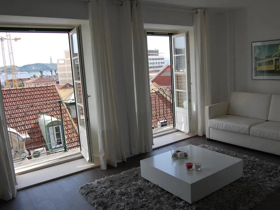 Wallis Apartments