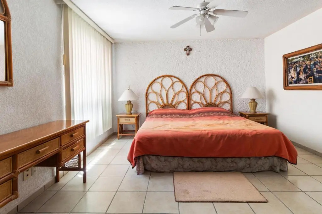 Suite Ubicadísima Zona Residencial Los Arcos 3 Recámaras 102 Cortijo
