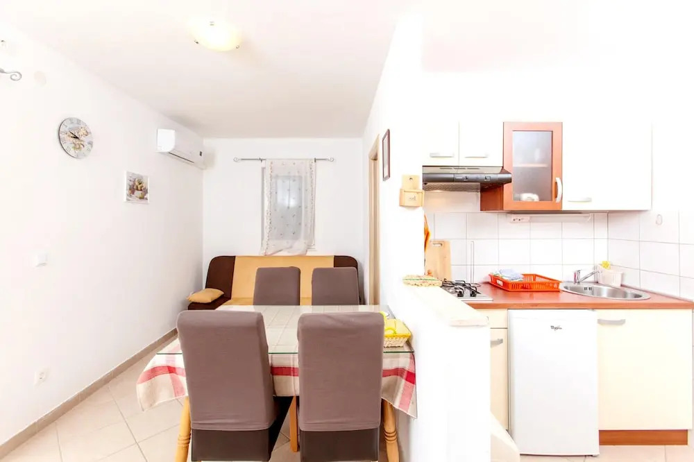 Apartment With one Bedroom in Slatine, With Wonderful sea View, Enclos