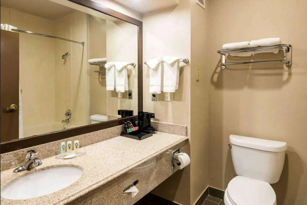 Days Inn by Wyndham Fort Worth North / Fossil Creek