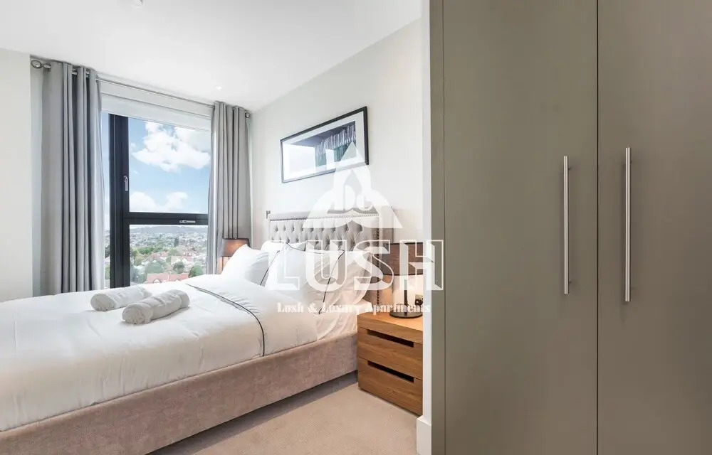 Lush Apartment London Designer Outlet