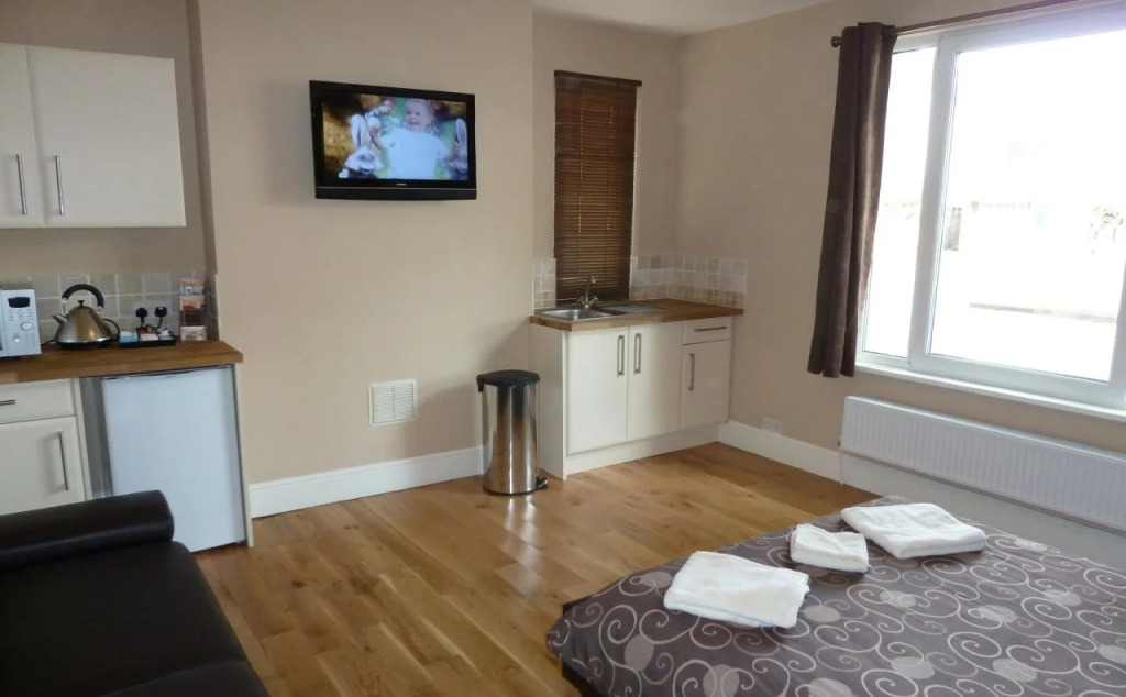 Central Studios Gloucester Road by RoomsBooked