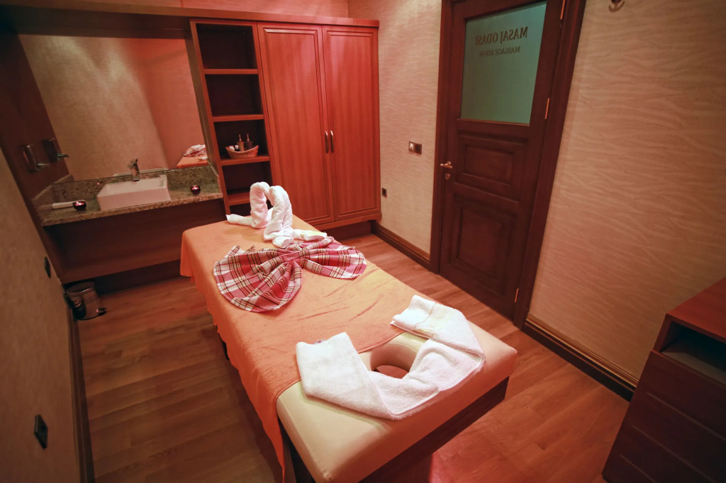 Vivaldi CE Gold Hotel