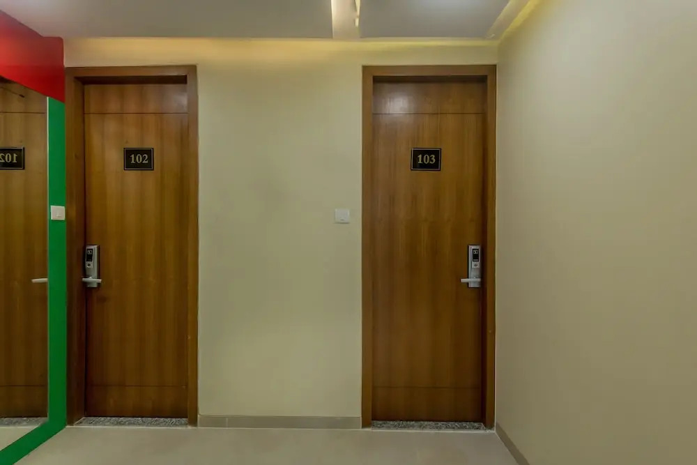OYO 9996 Hotel Arton Suites