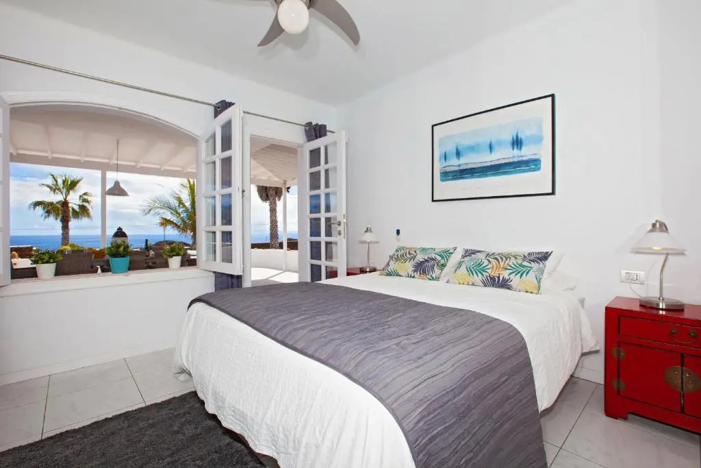 Villa Quiquere - great 4 bedroom Puerto Calero villa with heated pool hot-tub