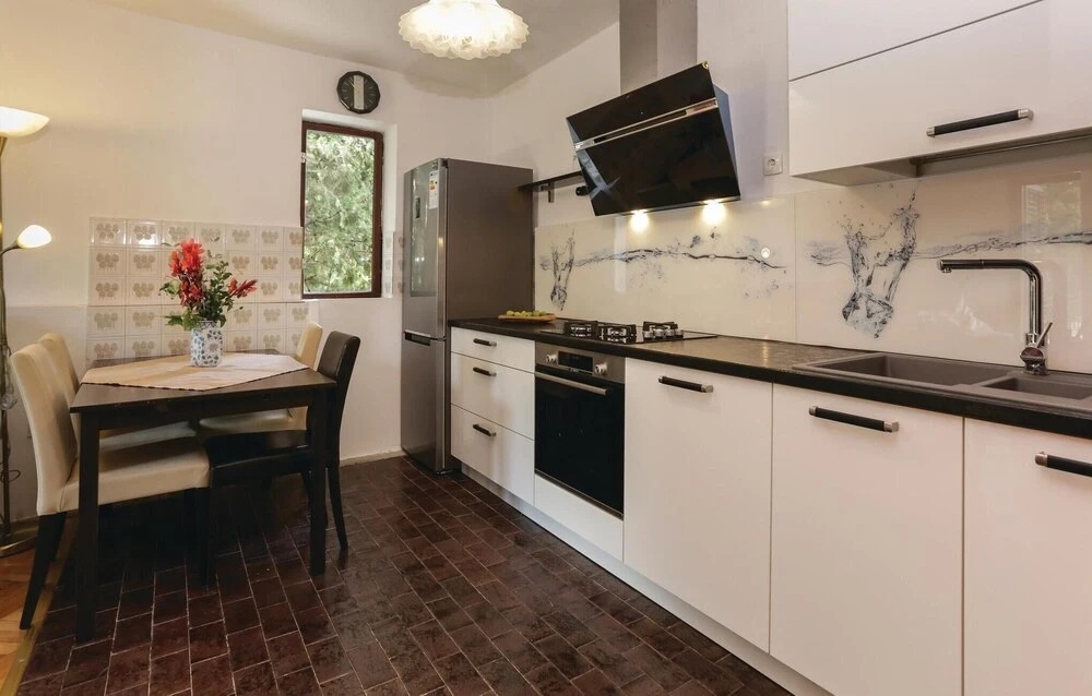 Awesome Home in Kastel Luksic With Sauna, Wifi and 6 Bedrooms