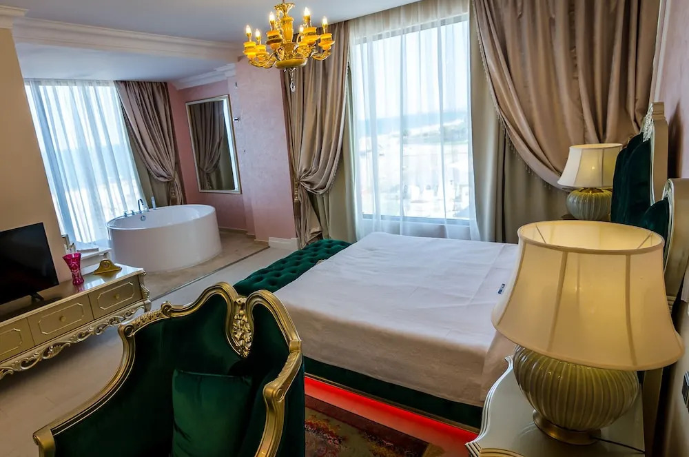 Phoenicia Royal Hotel