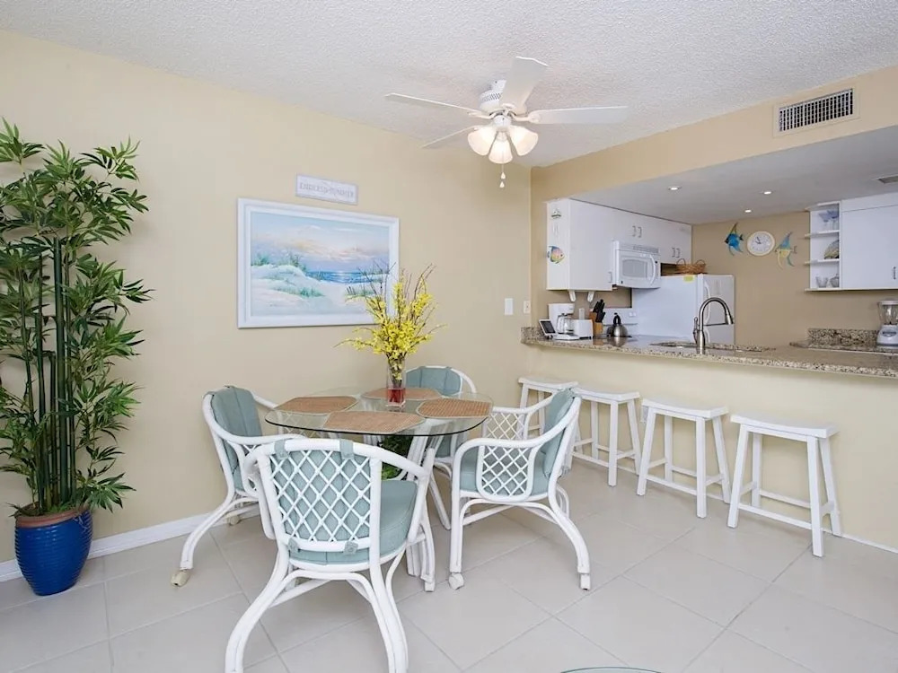 Plantation Palms Condo #205 - 1 Br condo by RedAwning