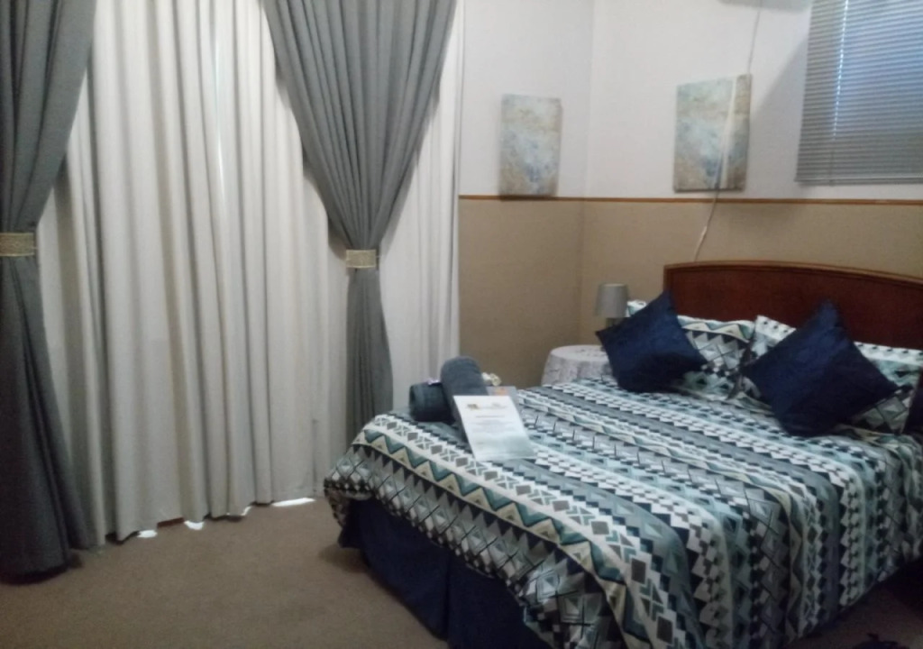Oasis Country Lodge