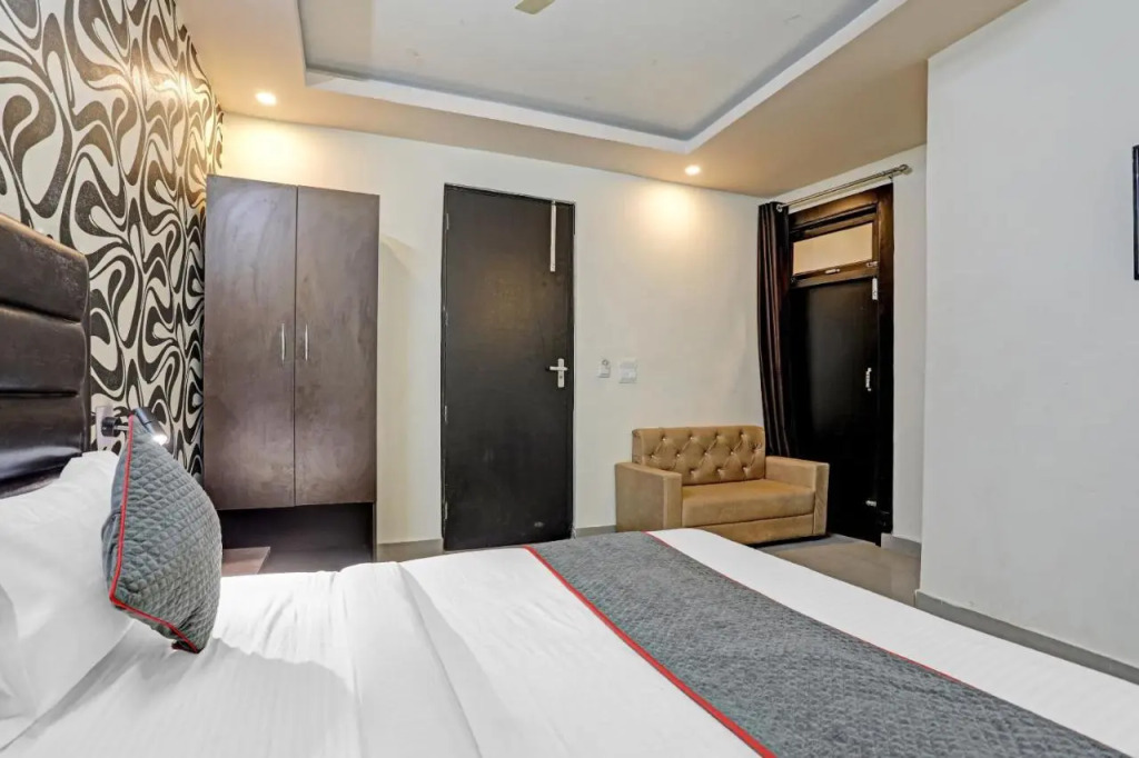 FabHotel The Diamond