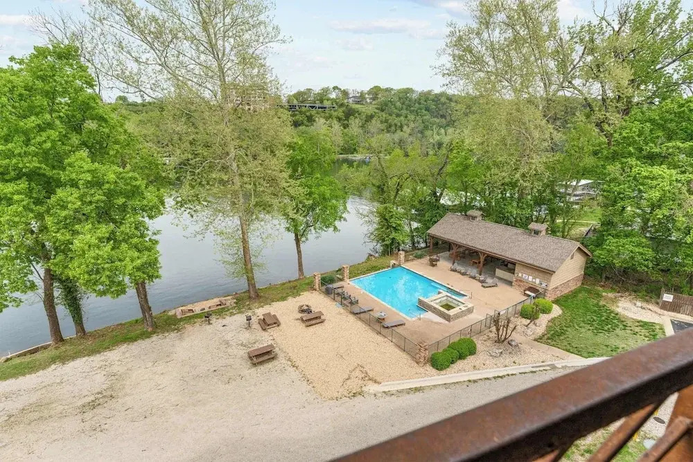 Penthouse Eagle View for 12!
