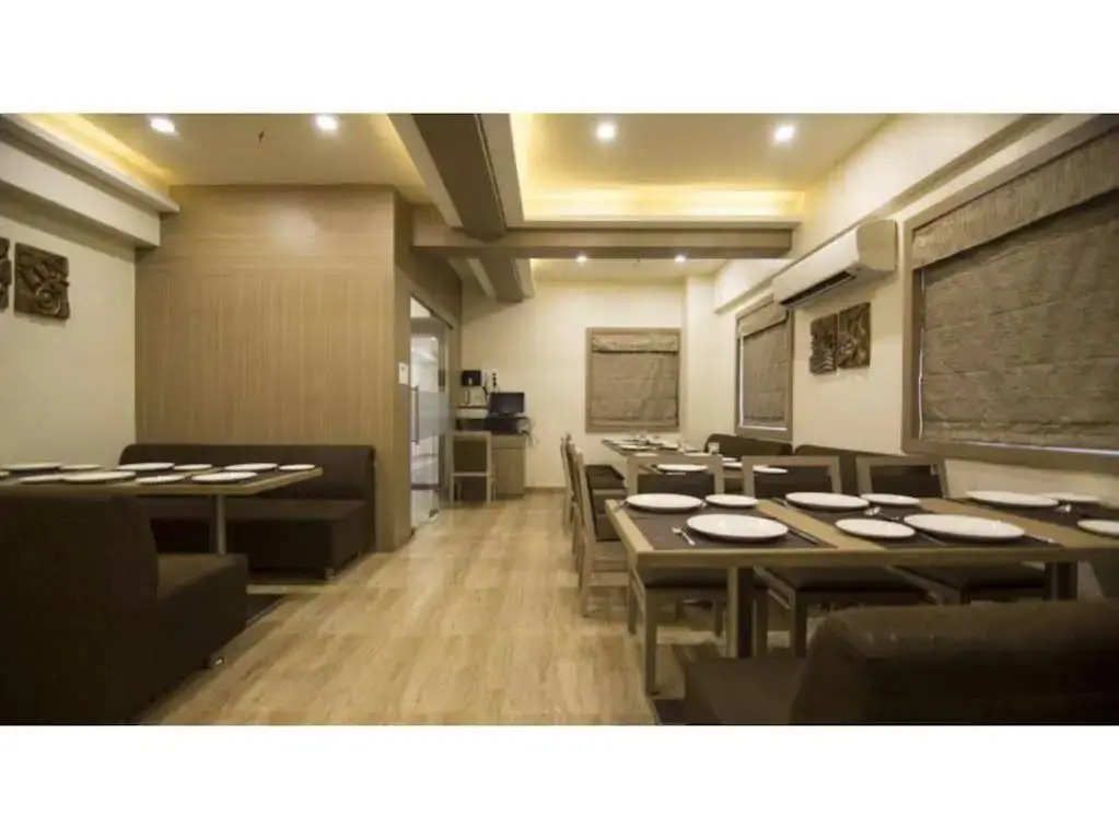 Vista Rooms at Officer Colony