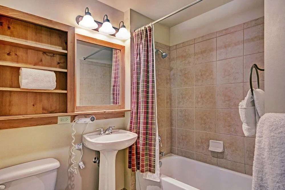 2296 Red Hawk Lodge 2 Bedroom Condo by RedAwning