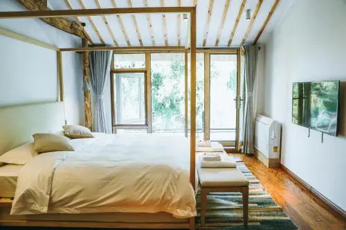 July Bamboo Hostel