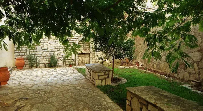 Lefkothea Apartments