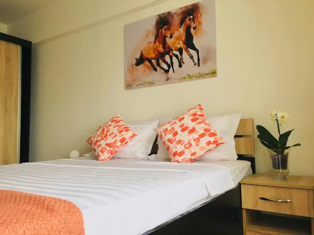 City Center Unirii Square Private rooms with City View - Shared Amenities