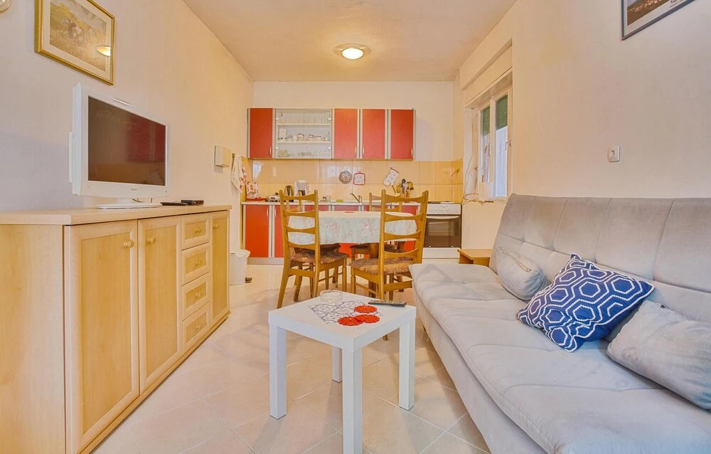 Beautiful Home in Veli Iz With Wifi and 3 Bedrooms