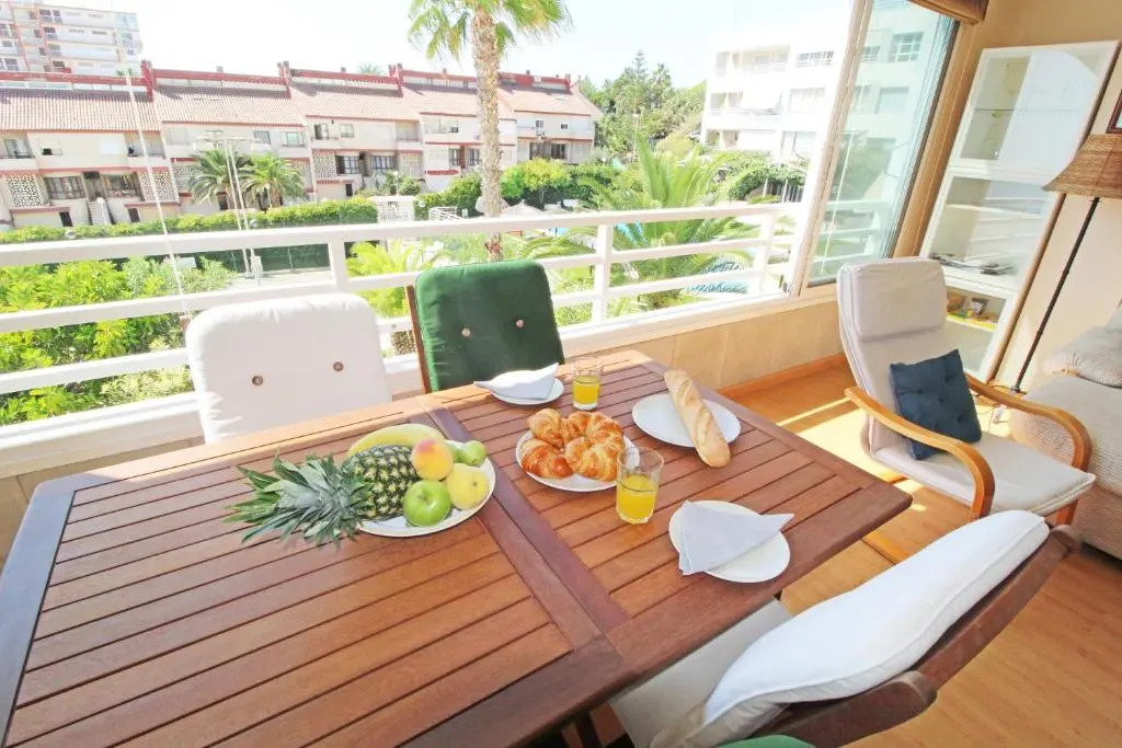 1a línea Playa San Juan. Vistas. Piscina. BBQ. Gym