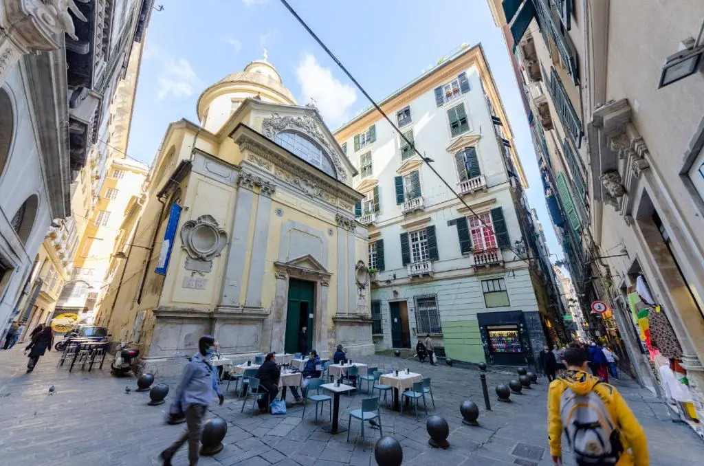 ALTIDO Artistic Flat for 7 in Genoa Historic Centre