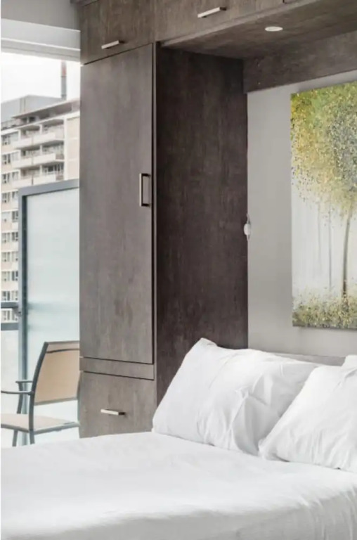 Toronto Sophisticated Studio