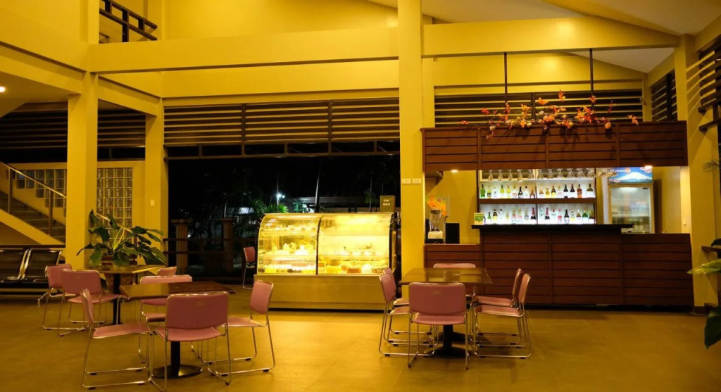 Seasons Hotel and Convention Center