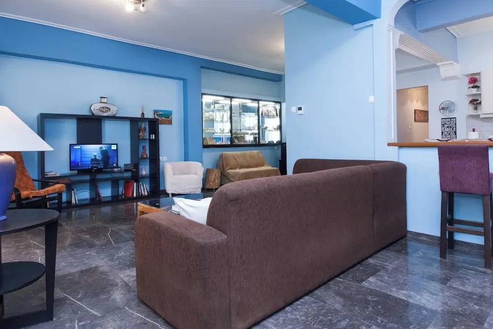 Classic Koukaki Living 2 Bd with Balcony