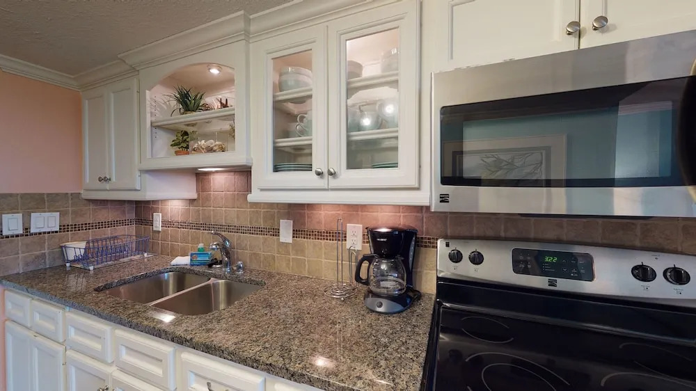 141 Sea Breeze 1 Bedroom 1 Bathroom Condo
