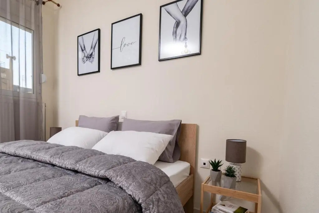 Yellow Fresh Apartment 2