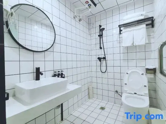 Yiyu Homestay (Zhangye Wetland Park)