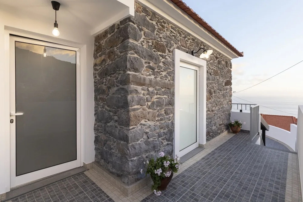 Stay in our cozy and wonderful Casa da Rosinha