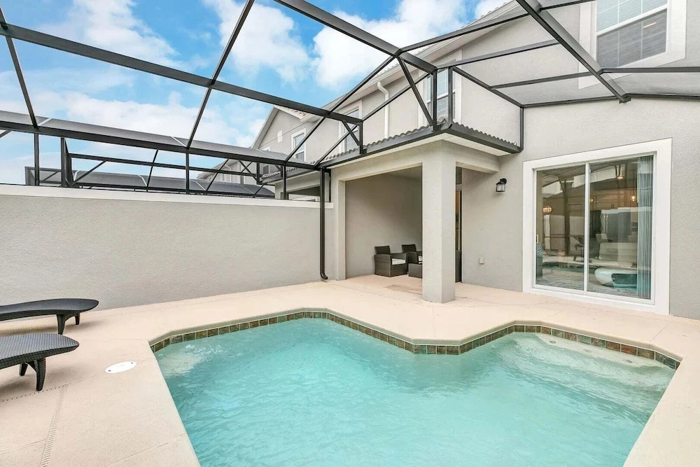 Private Pool! 8 Min to Disney