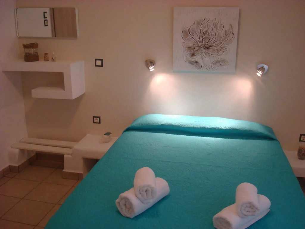 Smaragdi Studios and Rooms