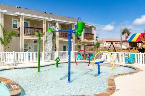 Village by the Beach L824 - 2 Br townhouse by RedAwning