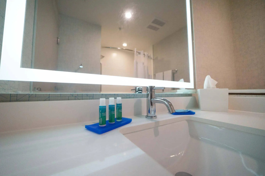 Holiday Inn Express & Suites West Edmonton - Mall Area by IHG