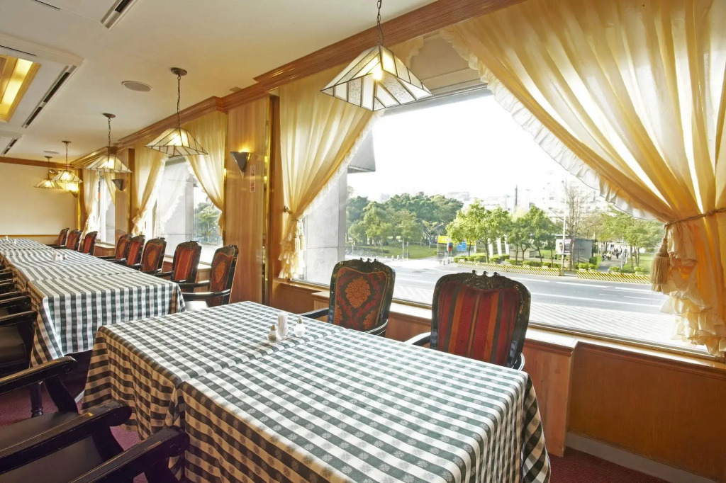 Emperor Hotel