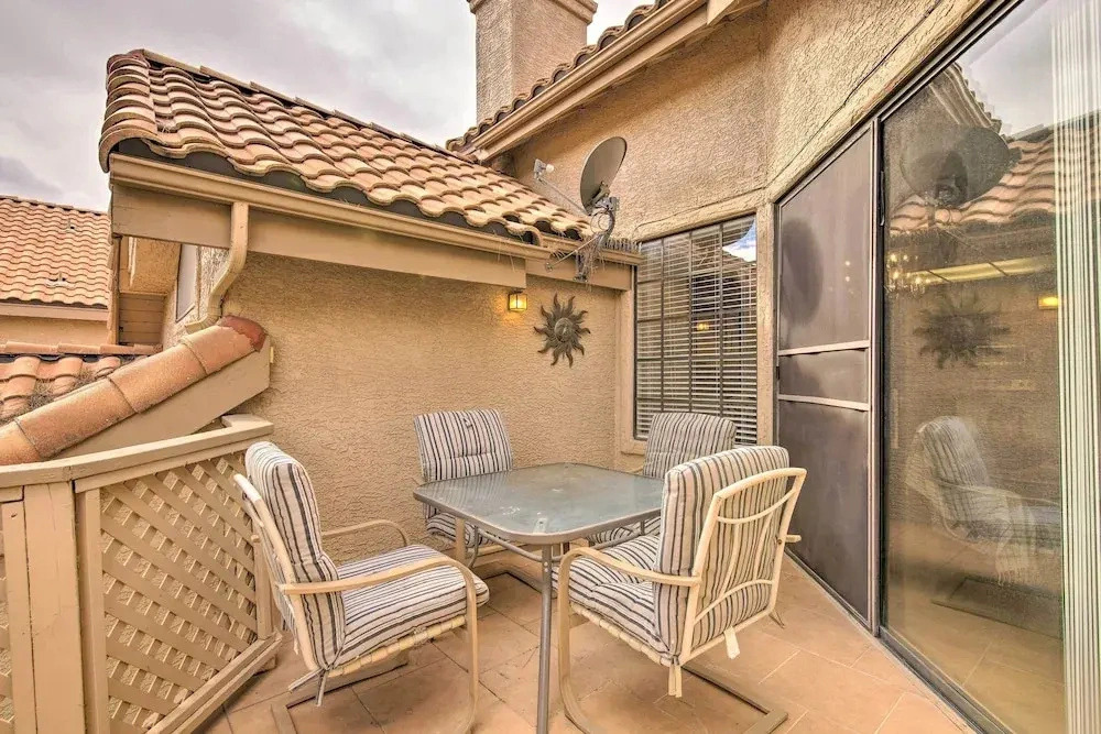 Breezy Mesa Condo w/ Community Pool & Hot Tub