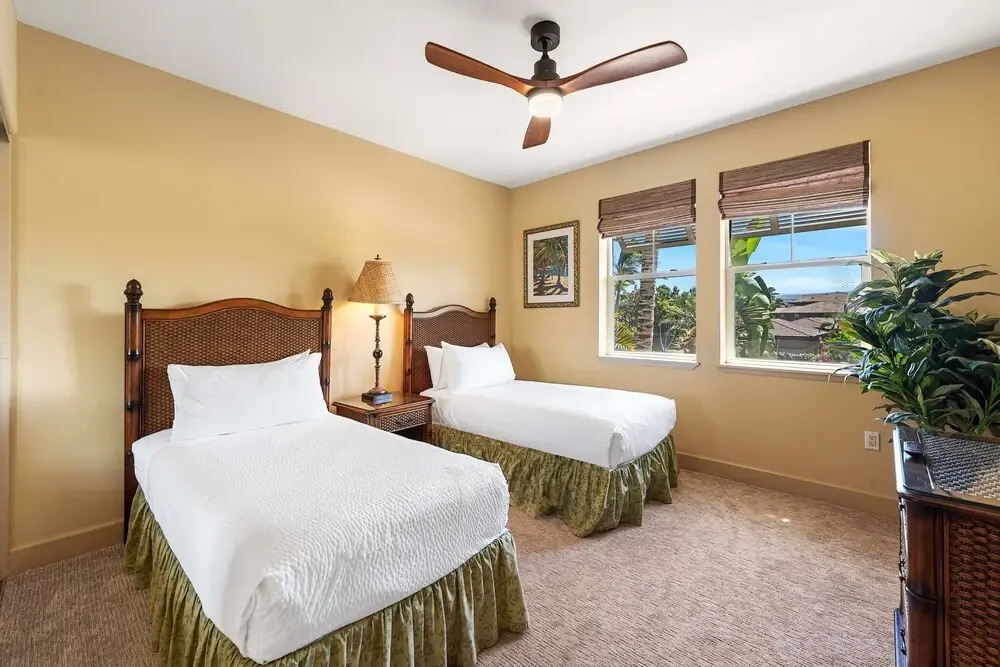 Direct Ocean Front - AC - Concierge Included - Ocean Viewing Lanai & Near Shops! -vrkcv