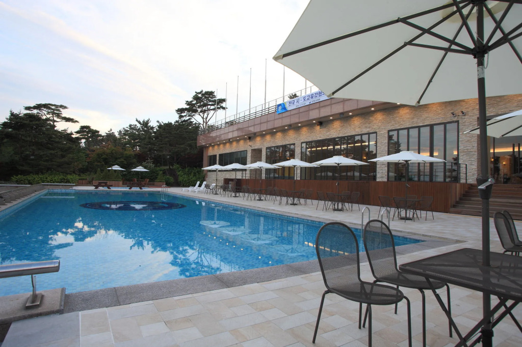 Hotel Maremons