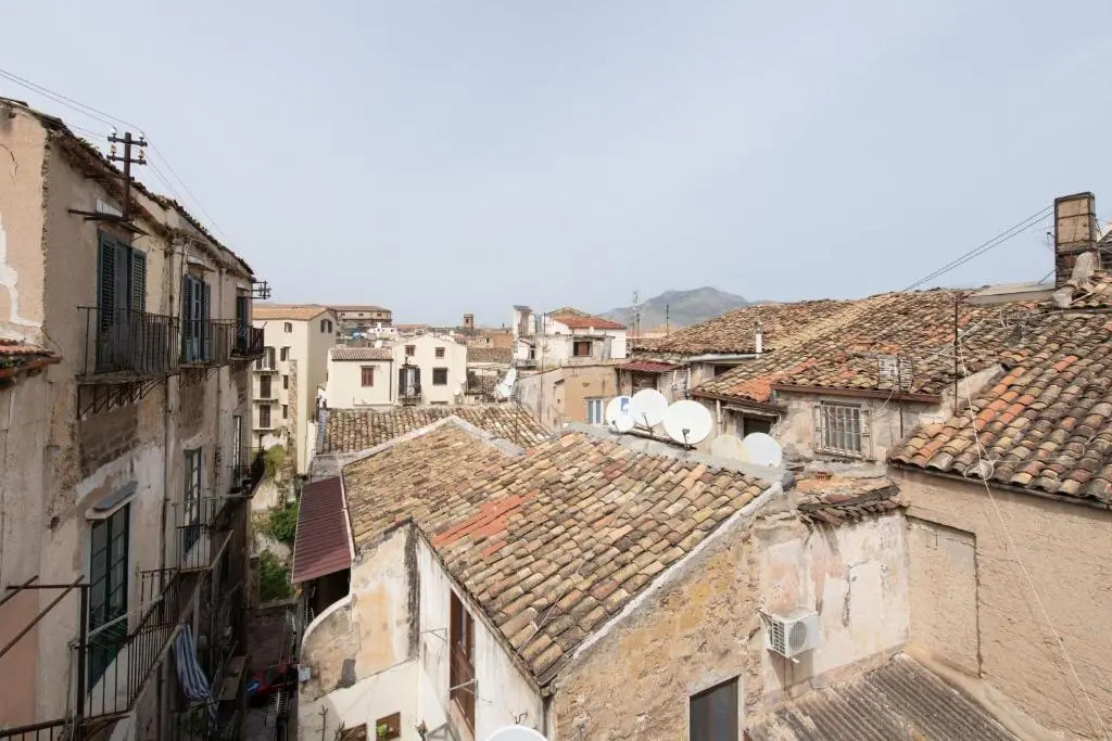 Vittorio Emanuele Charming Central Flats