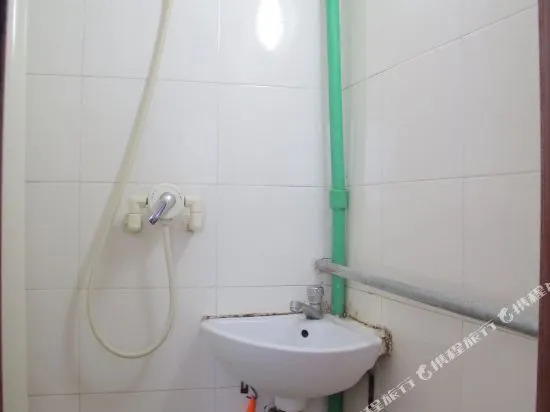 Yuelaijia Hostel