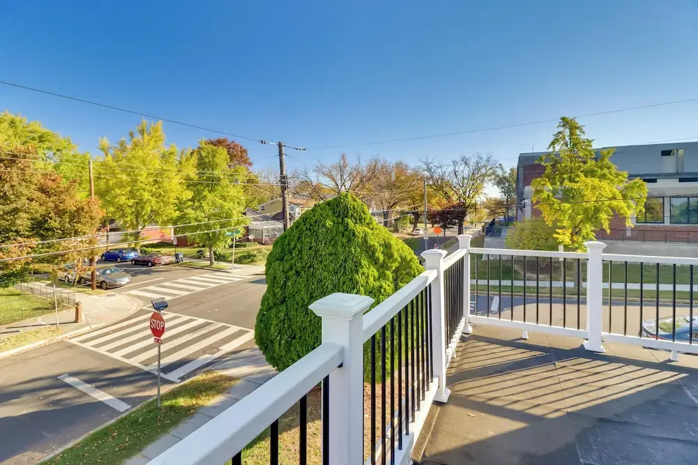 5 Mi to National Mall: DC Home w/ Pool Table