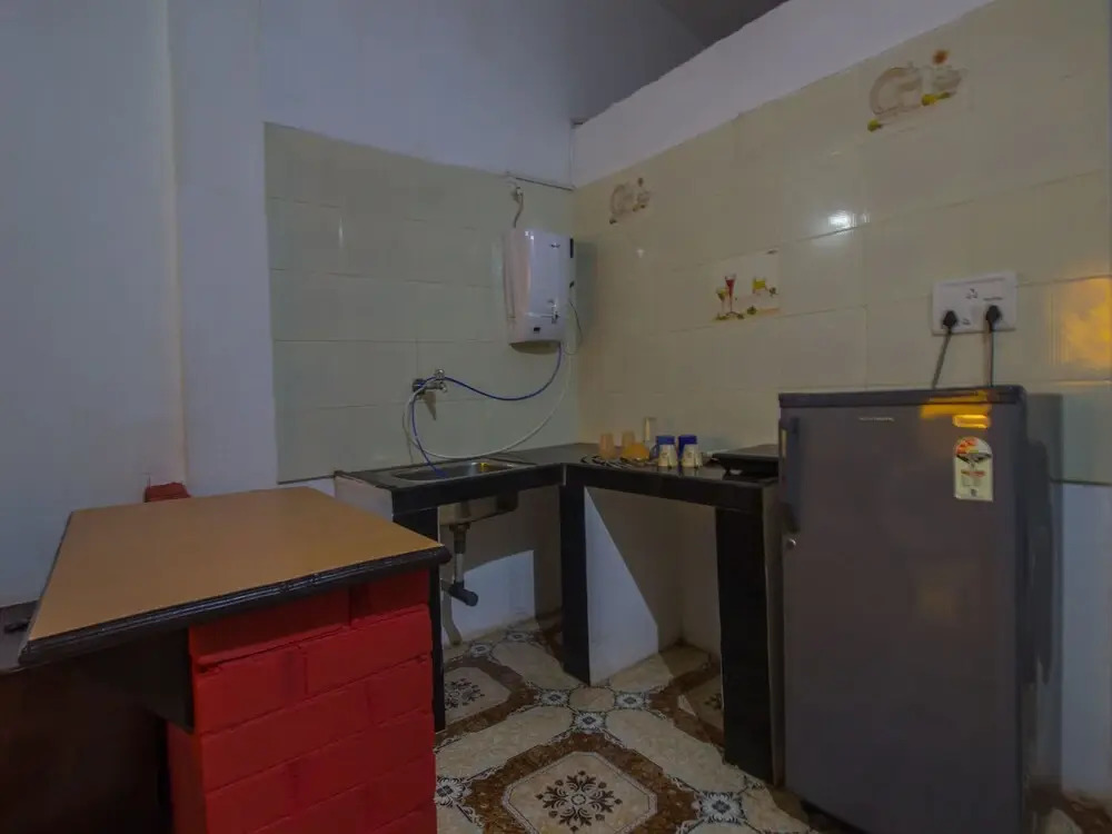 OYO 15369 Home Cozy Studio Curlies Anjuna Beach
